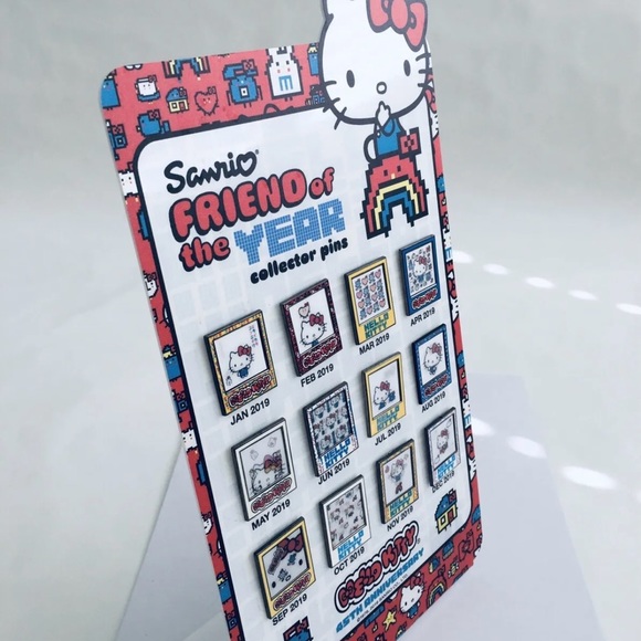 Sanrio Hello Kitty Friend of the Year Pin Set 2019 With Plexiglass Display Board - Picture 2 of 16